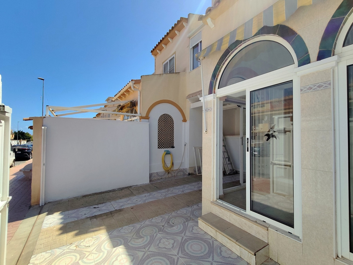For sale - 2 Bedroom 2 Bathroom Townhouse in Playa Flamenca  - Playa Flamenca  - Alicante