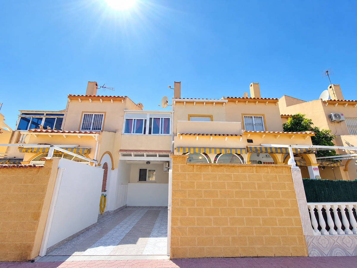 For sale - 2 Bedroom 2 Bathroom House - Townhouse in Orihuela - Playa Flamenca  - Alicante