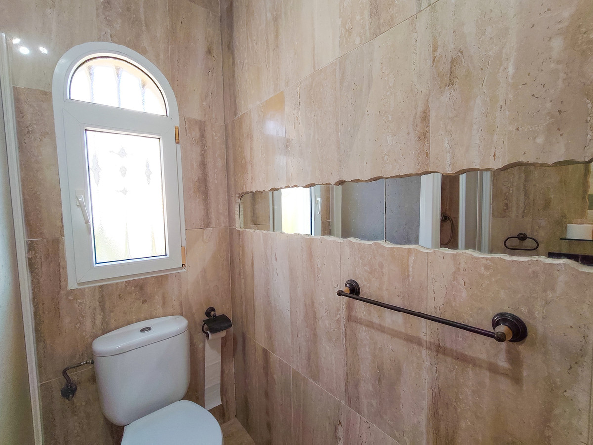 For sale - 3 Bedroom 2 Bathroom House - Detached Villa in Orihuela - Villamartin  - Alicante