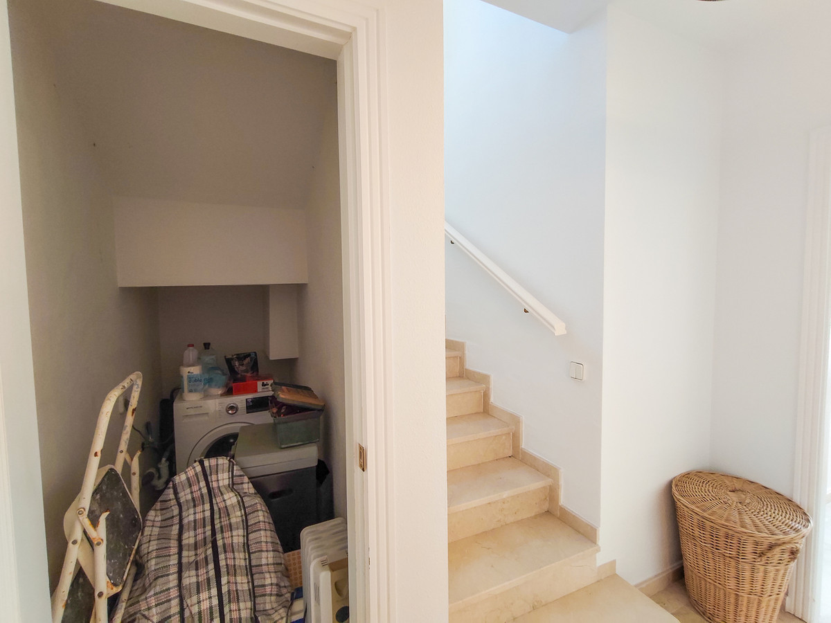 For sale - 3 Bedroom 2 Bathroom House - Detached Villa in Orihuela - Villamartin  - Alicante