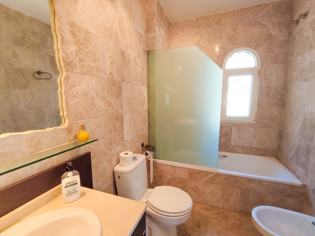 For sale - 3 Bedroom 2 Bathroom House - Detached Villa in Orihuela - Villamartin  - Alicante