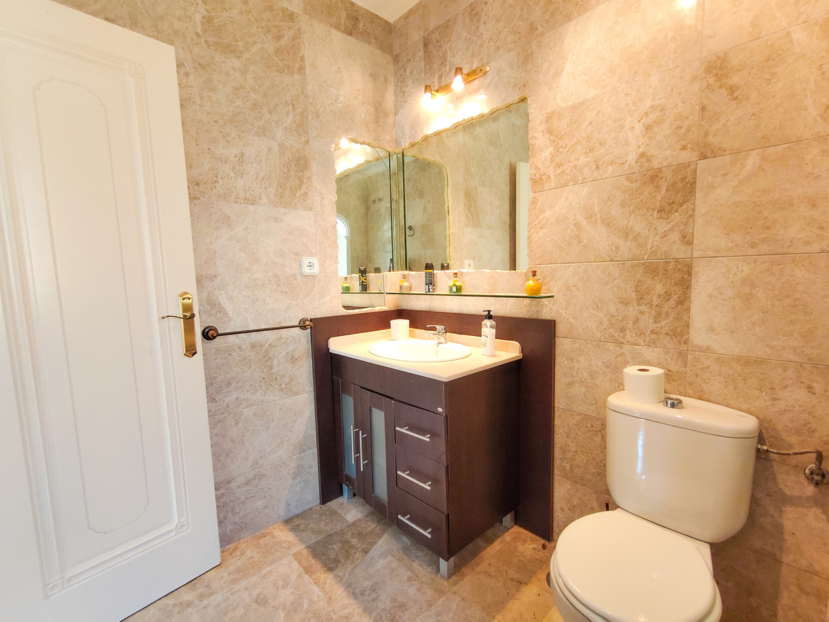 For sale - 3 Bedroom 2 Bathroom House - Detached Villa in Orihuela - Villamartin  - Alicante