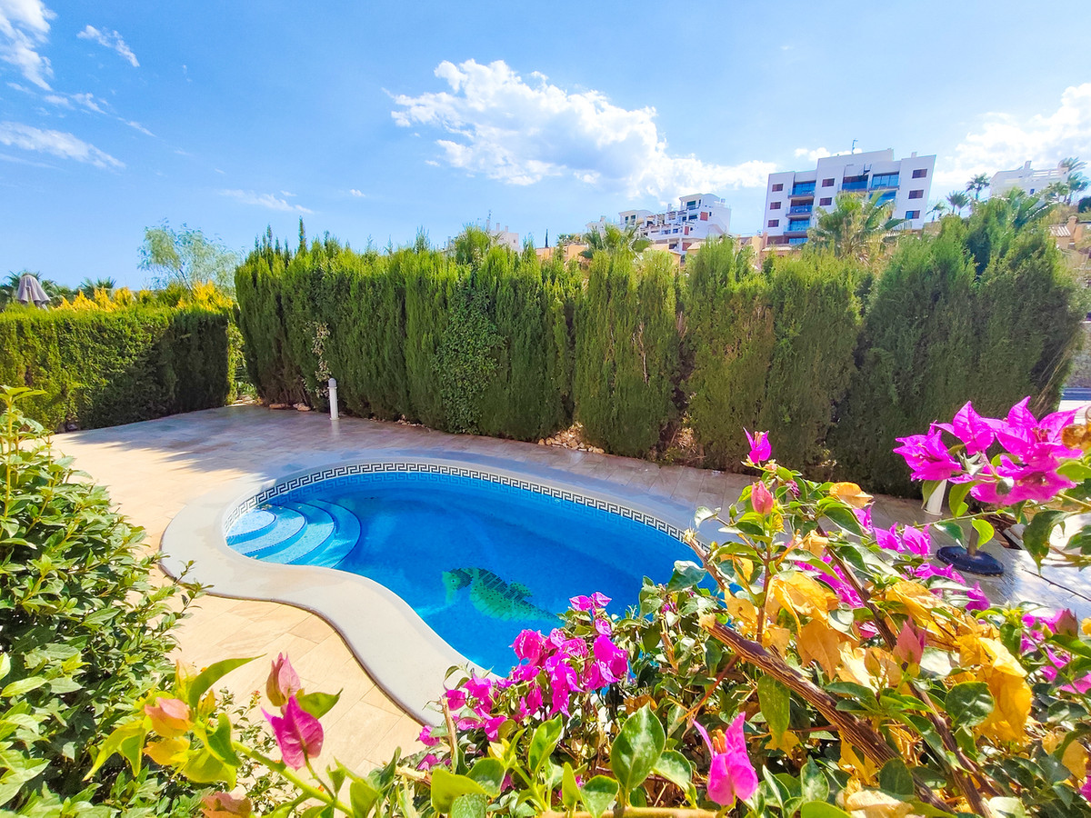 For sale - 3 Bedroom 2 Bathroom House - Detached Villa in Orihuela - Villamartin  - Alicante