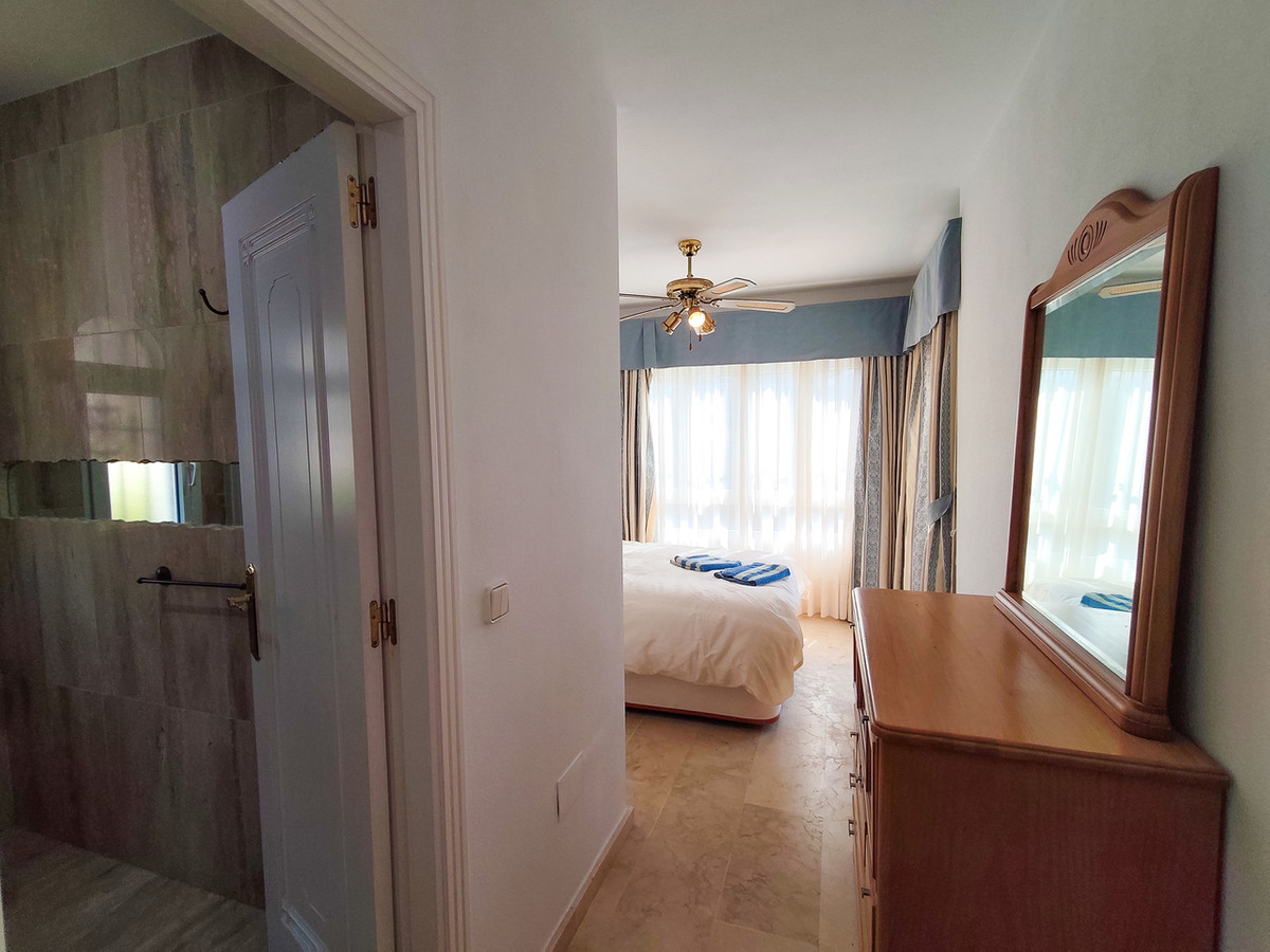 For sale - 3 Bedroom 2 Bathroom House - Detached Villa in Orihuela - Villamartin  - Alicante
