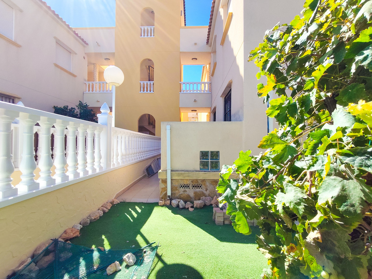 For sale - 2 Bedroom 2 Bathroom Apartment - Ground Floor Apartment in Orihuela - Cabo Roig  - Alicante