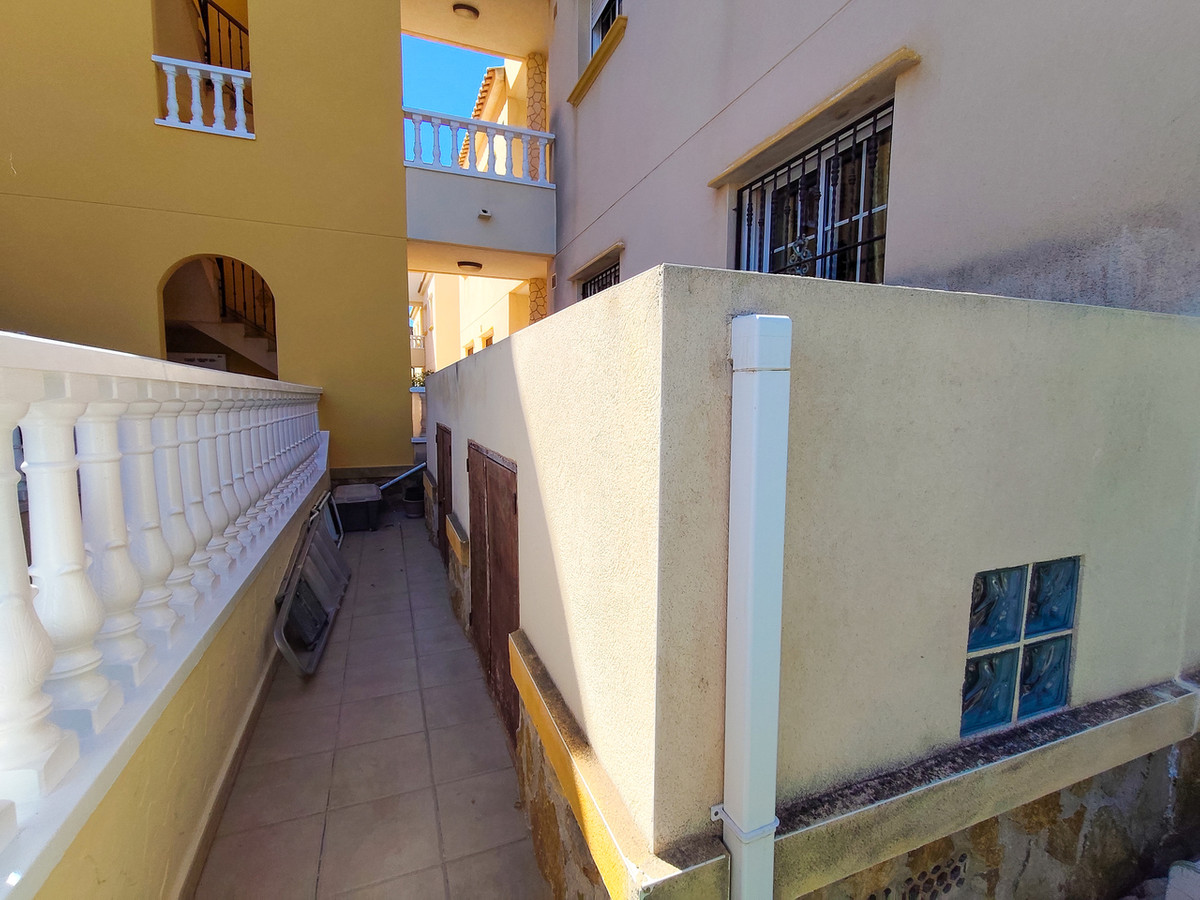 For sale - 2 Bedroom 2 Bathroom Apartment - Ground Floor Apartment in Orihuela - Cabo Roig  - Alicante