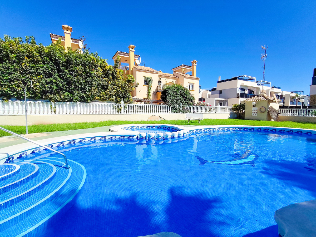 For sale - 2 Bedroom 2 Bathroom Apartment - Ground Floor Apartment in Orihuela - Cabo Roig  - Alicante