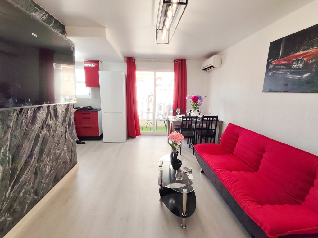 3 Bedroom 2 Bathroom Apartment - Middle Floor Apartment in Torrevieja