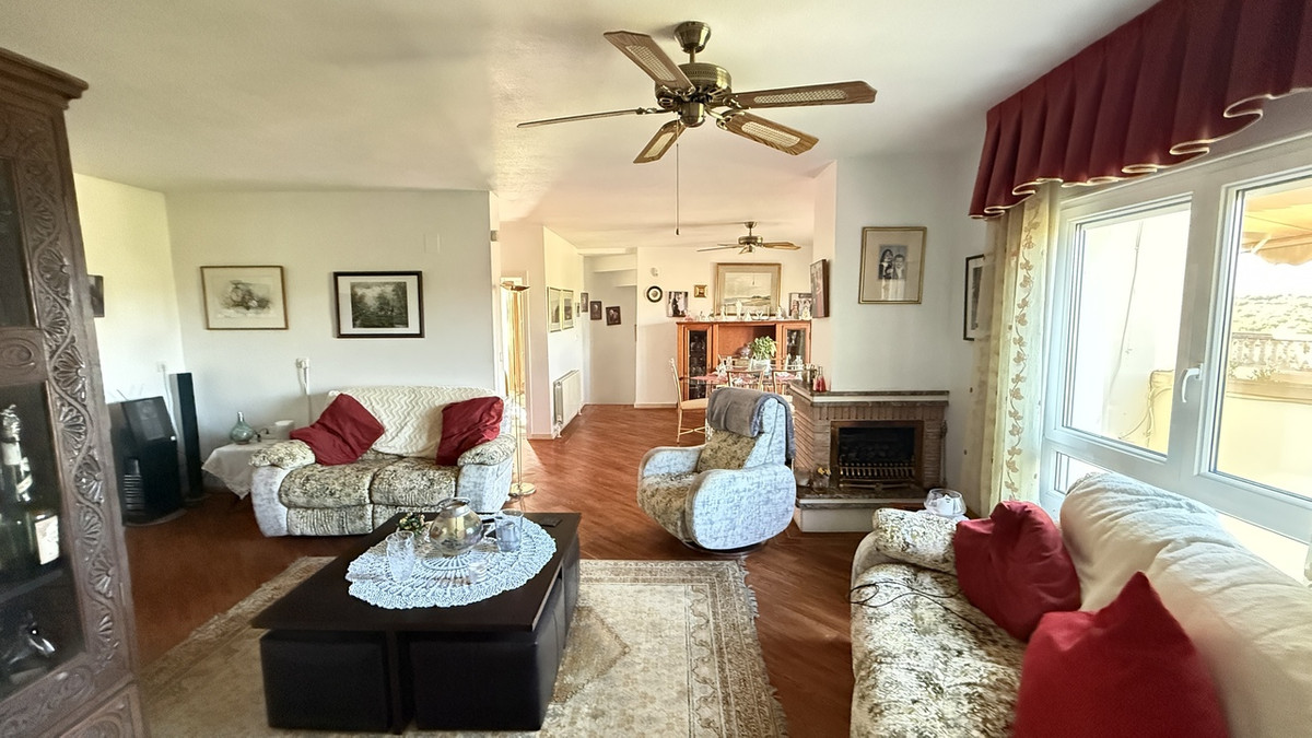 For sale - 5 Bedroom 4 Bathroom House - Detached Villa in Orihuela - Villamartin  - Alicante
