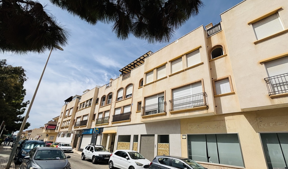For sale - 2 Bedroom 1 Bathroom Apartment - Middle Floor Apartment in Pilar de la Horadada - Pilar de la Horadada Centro  - Alicante