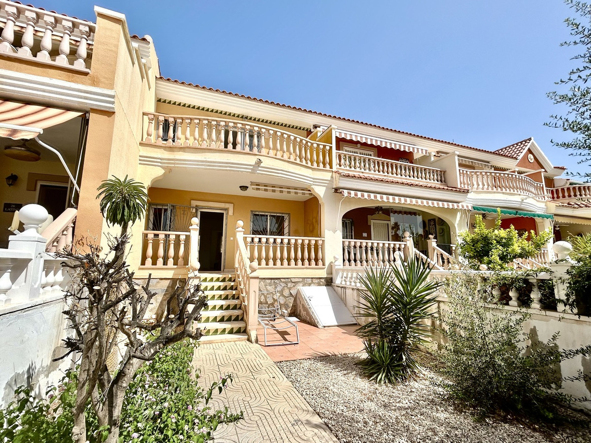 For sale - 3 Bedroom 2 Bathroom House - Townhouse in Rojales - Ciudad Quesada  - Alicante