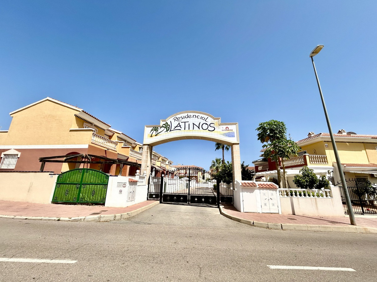 For sale - 3 Bedroom 2 Bathroom House - Townhouse in Rojales - Ciudad Quesada  - Alicante