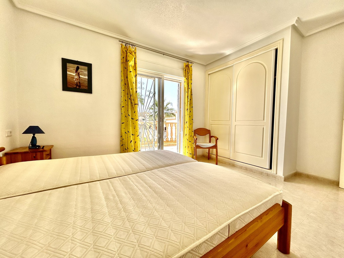 For sale - 3 Bedroom 2 Bathroom House - Townhouse in Rojales - Ciudad Quesada  - Alicante