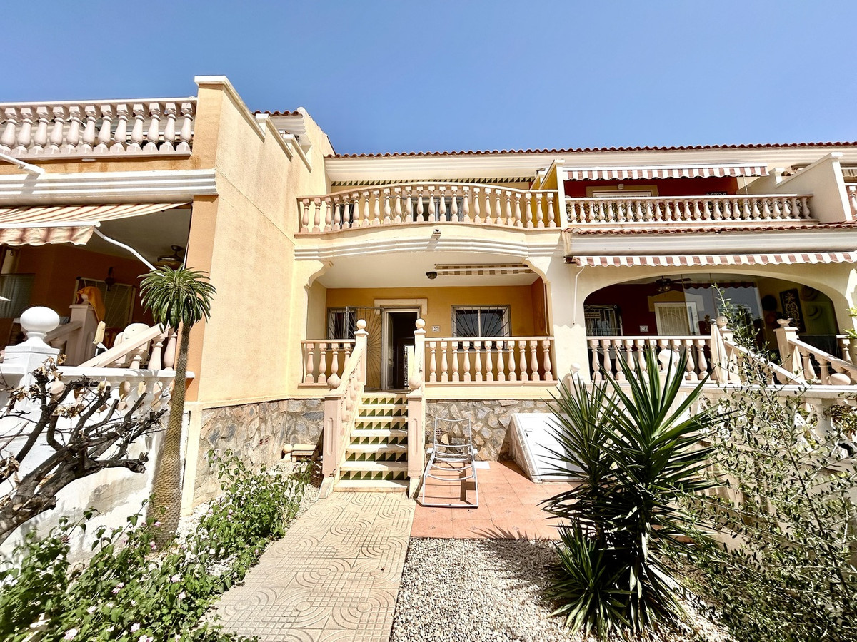For sale - 3 Bedroom 2 Bathroom House - Townhouse in Rojales - Ciudad Quesada  - Alicante