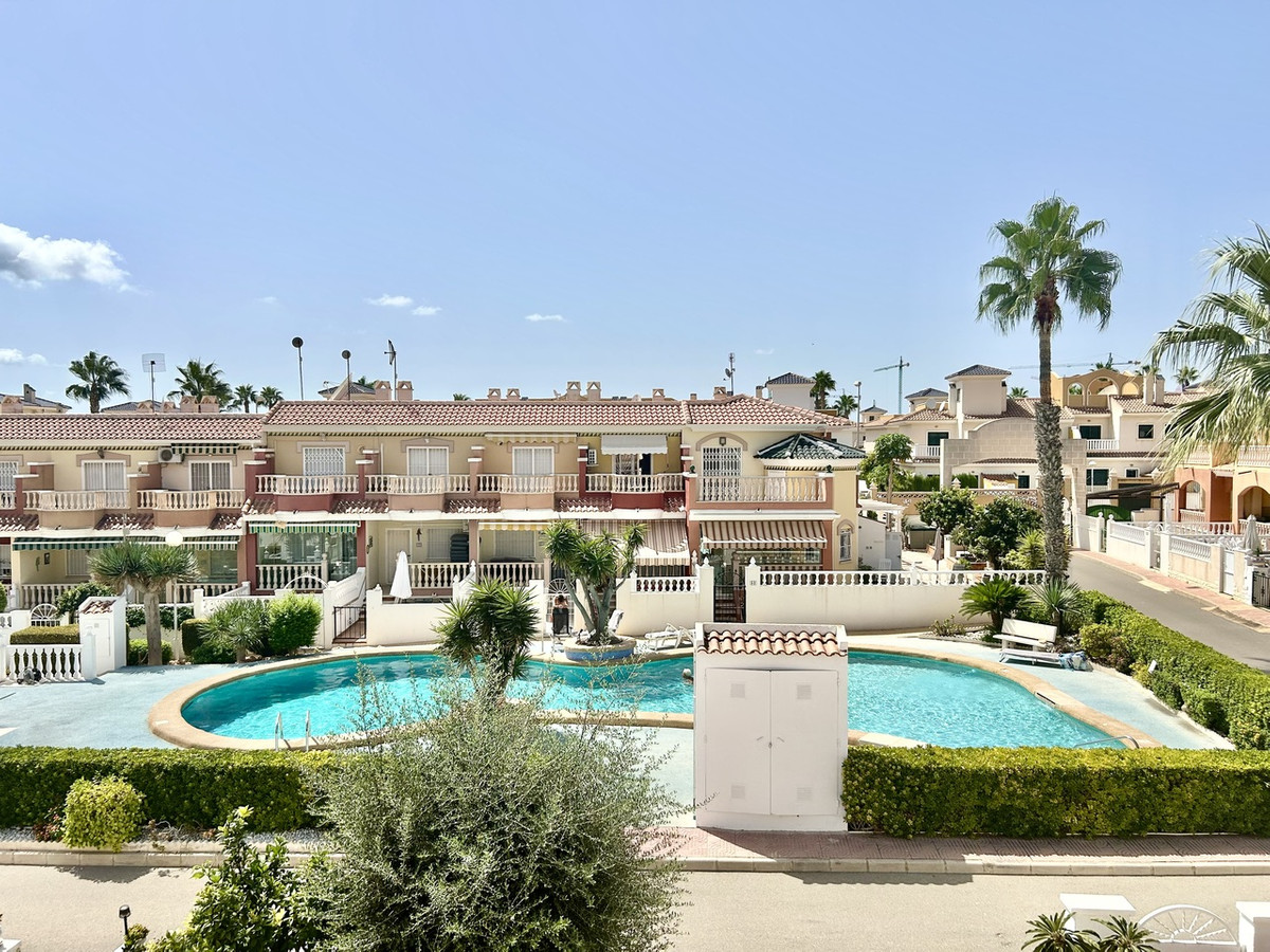 For sale - 3 Bedroom 2 Bathroom House - Townhouse in Rojales - Ciudad Quesada  - Alicante