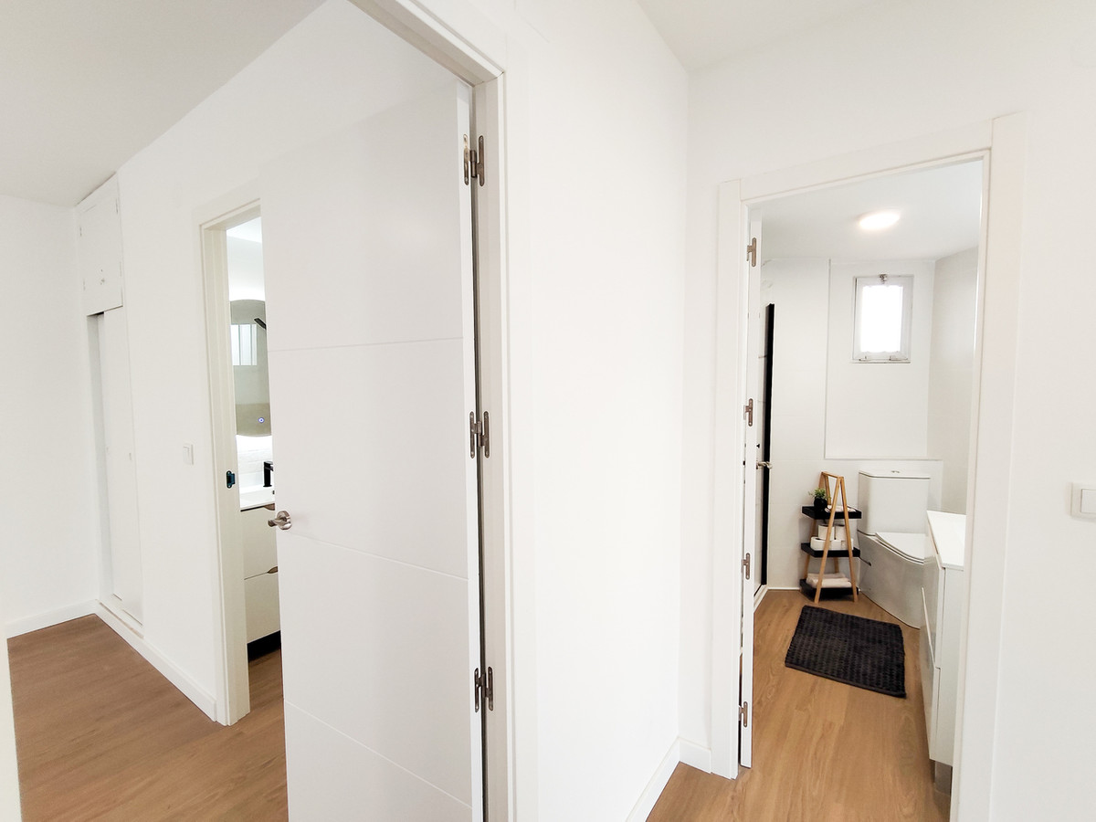 For sale - 3 Bedroom 2 Bathroom Apartment - Middle Floor Apartment in Orihuela - La Zenia  - Alicante