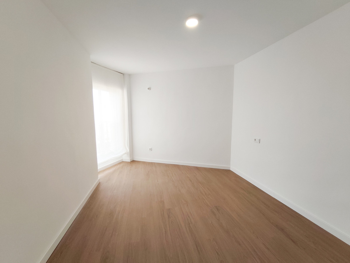 For sale - 3 Bedroom 2 Bathroom Apartment - Middle Floor Apartment in Orihuela - La Zenia  - Alicante