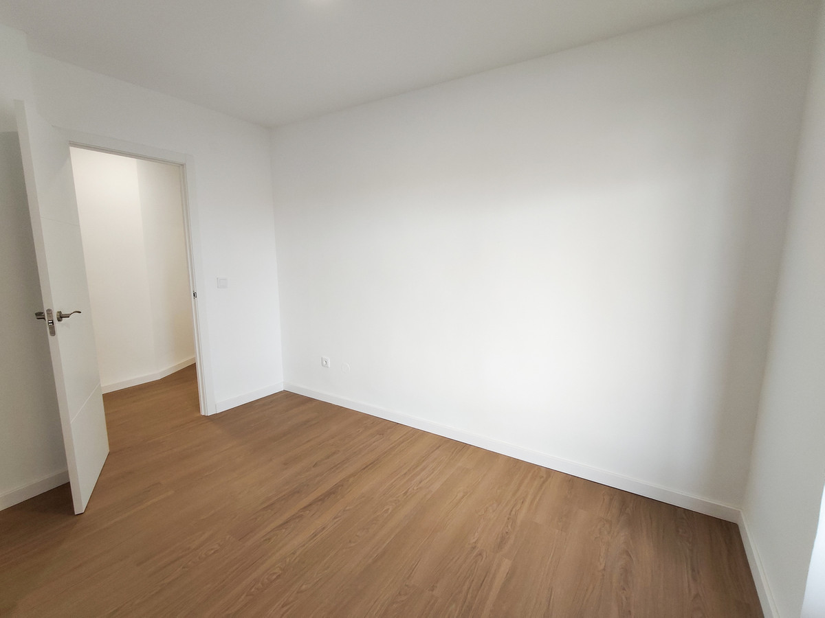 For sale - 3 Bedroom 2 Bathroom Apartment - Middle Floor Apartment in Orihuela - La Zenia  - Alicante
