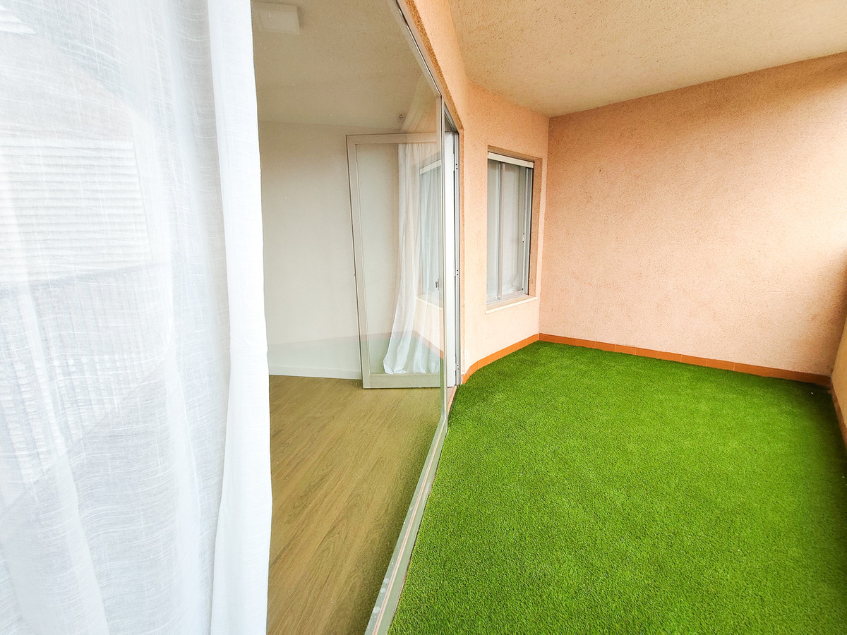 For sale - 3 Bedroom 2 Bathroom Apartment - Middle Floor Apartment in Orihuela - La Zenia  - Alicante
