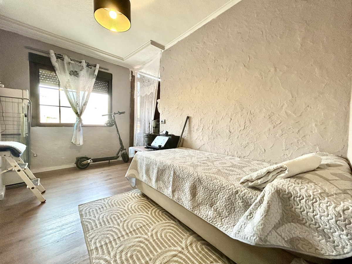 For sale - 4 Bedroom 1 Bathroom Apartment - Ground Floor Apartment in Rojales - Rojales Centro  - Alicante