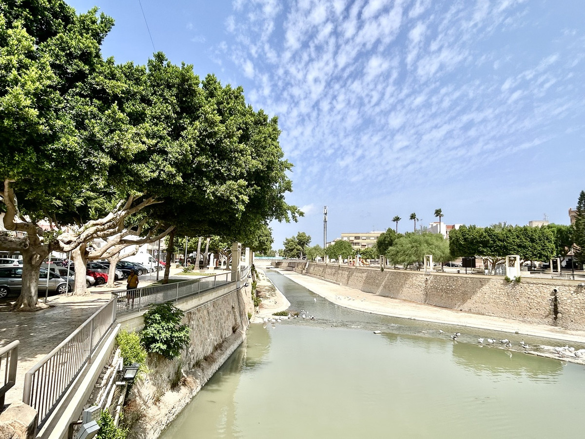 For sale - 4 Bedroom 1 Bathroom Apartment - Ground Floor Apartment in Rojales - Rojales Centro  - Alicante