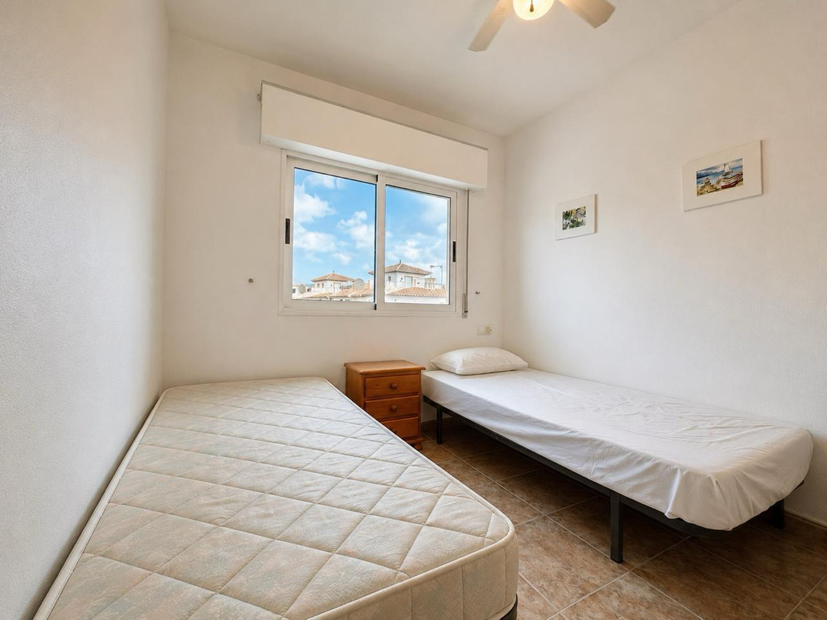 For sale - 3 Bedroom 2 Bathroom Apartment - Top Floor Apartment in Orihuela - La Zenia  - Alicante