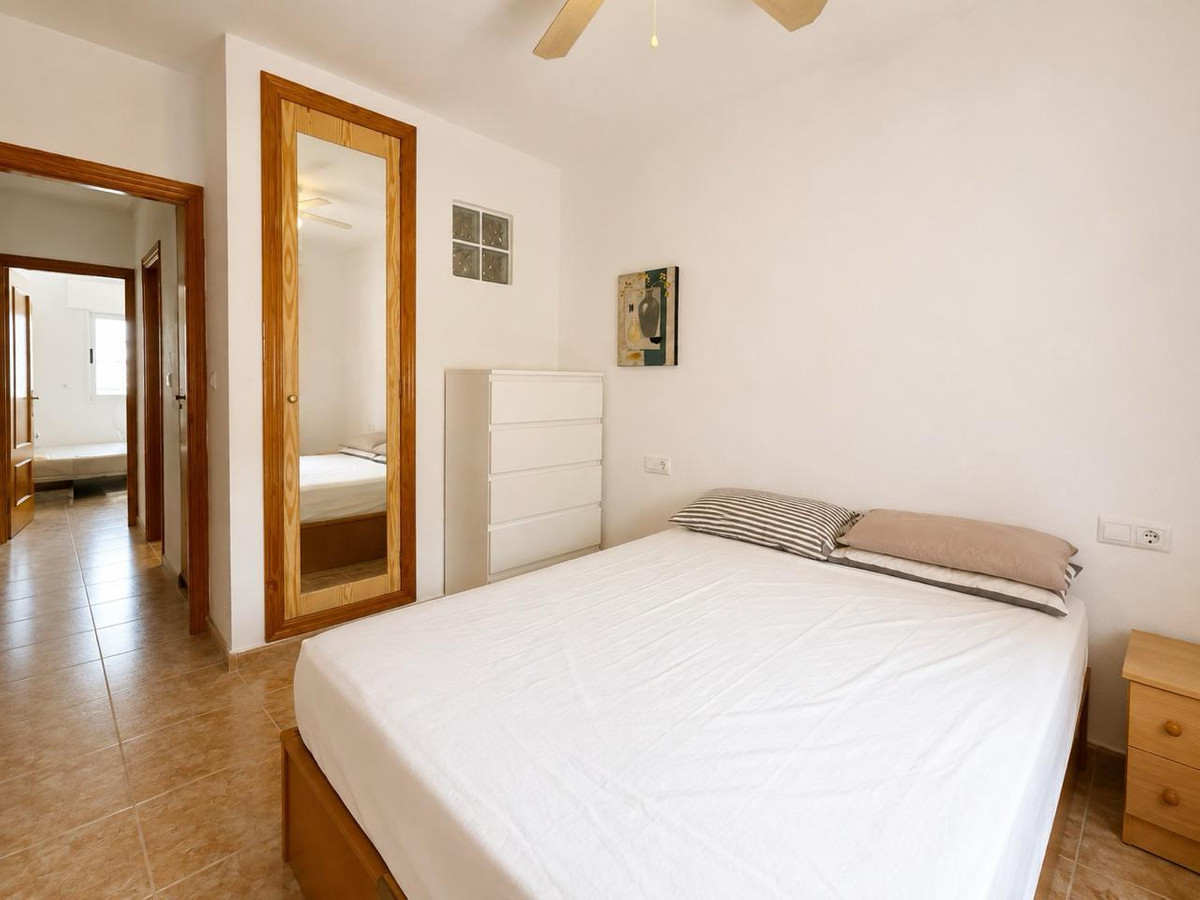 For sale - 3 Bedroom 2 Bathroom Top Floor Apartment in La Zenia  - La Zenia  - Alicante