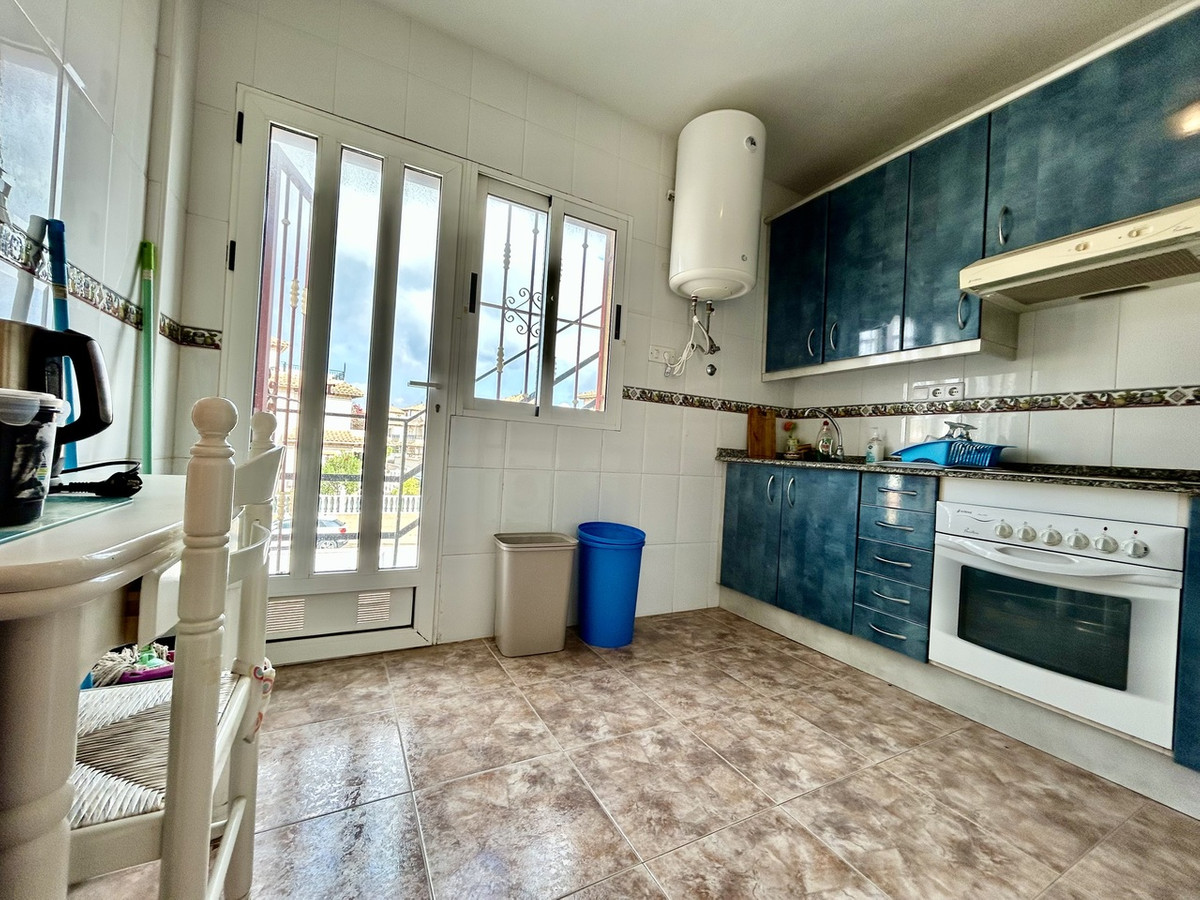 For sale - 3 Bedroom 2 Bathroom Apartment - Top Floor Apartment in Orihuela - La Zenia  - Alicante