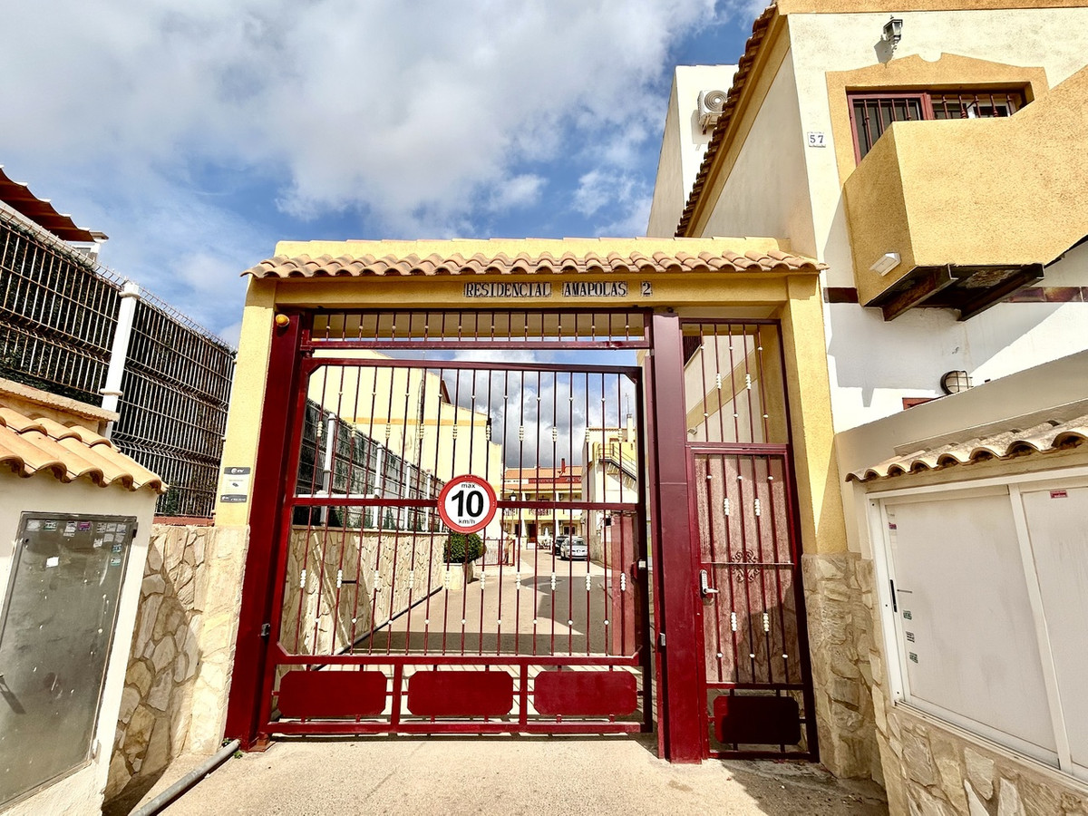For sale - 3 Bedroom 2 Bathroom Apartment - Top Floor Apartment in Orihuela - La Zenia  - Alicante