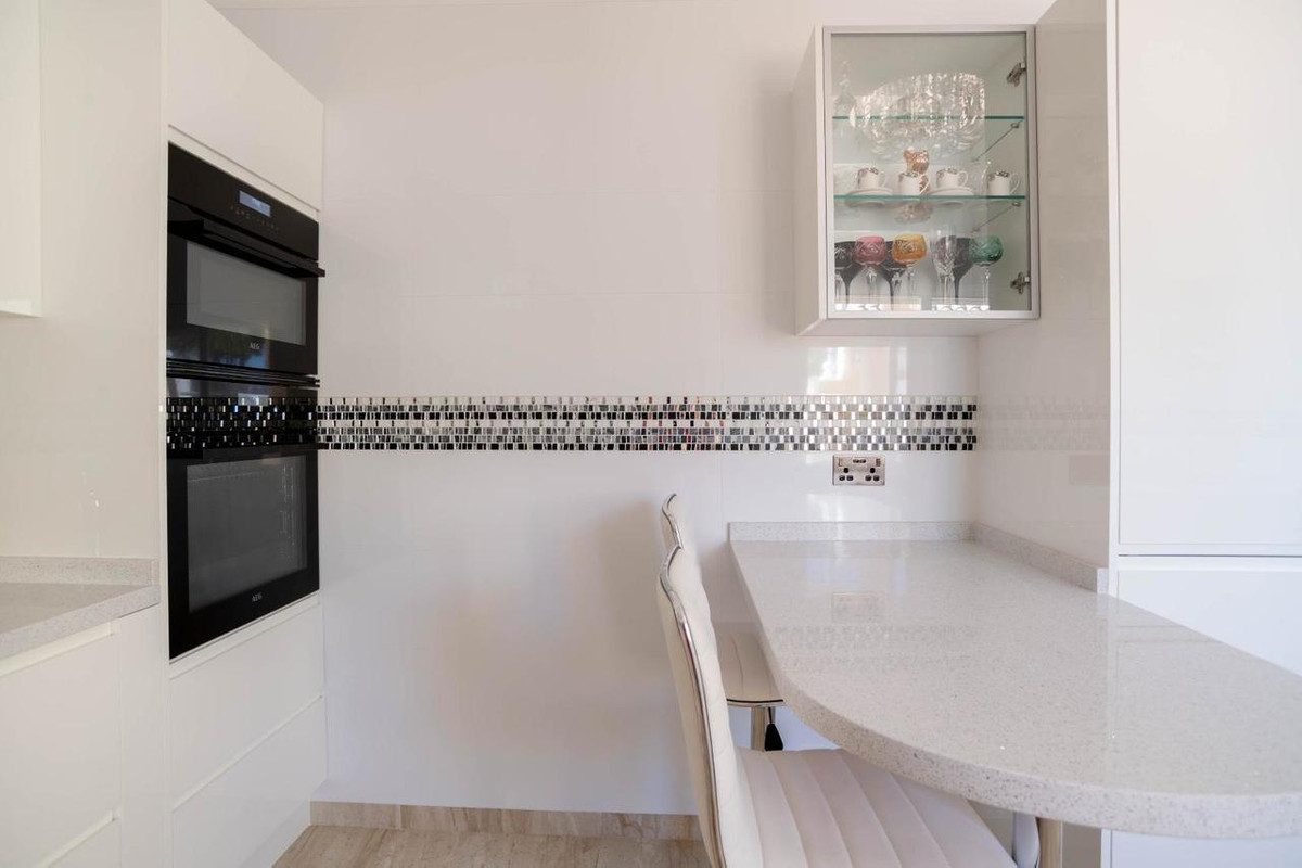 For sale - 4 Bedroom 3 Bathroom House - Detached Villa in San Miguel de Salinas - San Miguel de Salinas Centro  - Alicante