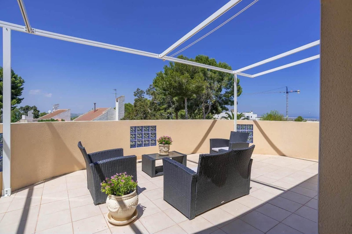 For sale - 4 Bedroom 3 Bathroom House - Detached Villa in San Miguel de Salinas - San Miguel de Salinas Centro  - Alicante