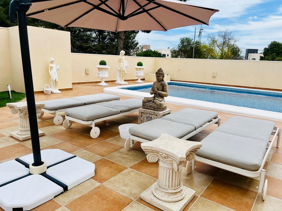 For sale - 4 Bedroom 3 Bathroom House - Detached Villa in San Miguel de Salinas - San Miguel de Salinas Centro  - Alicante