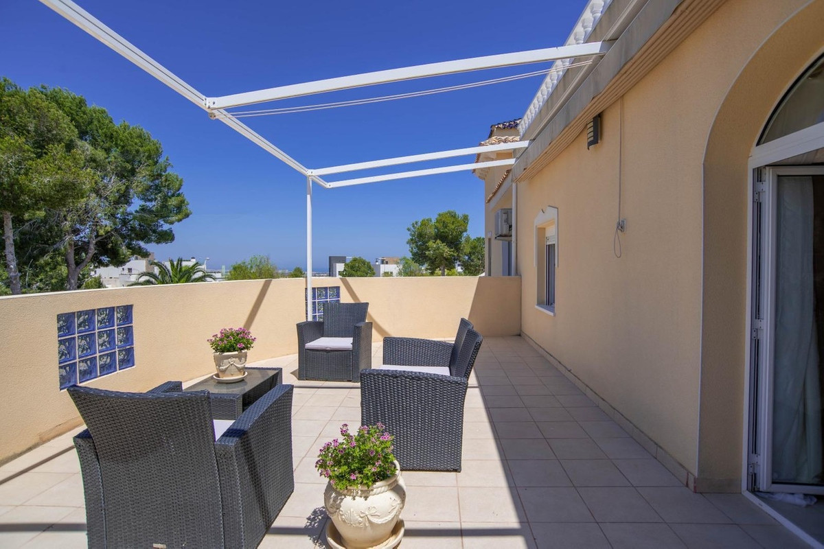 For sale - 4 Bedroom 3 Bathroom House - Detached Villa in San Miguel de Salinas - San Miguel de Salinas Centro  - Alicante