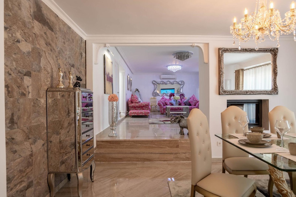 For sale - 4 Bedroom 3 Bathroom House - Detached Villa in San Miguel de Salinas - San Miguel de Salinas Centro  - Alicante