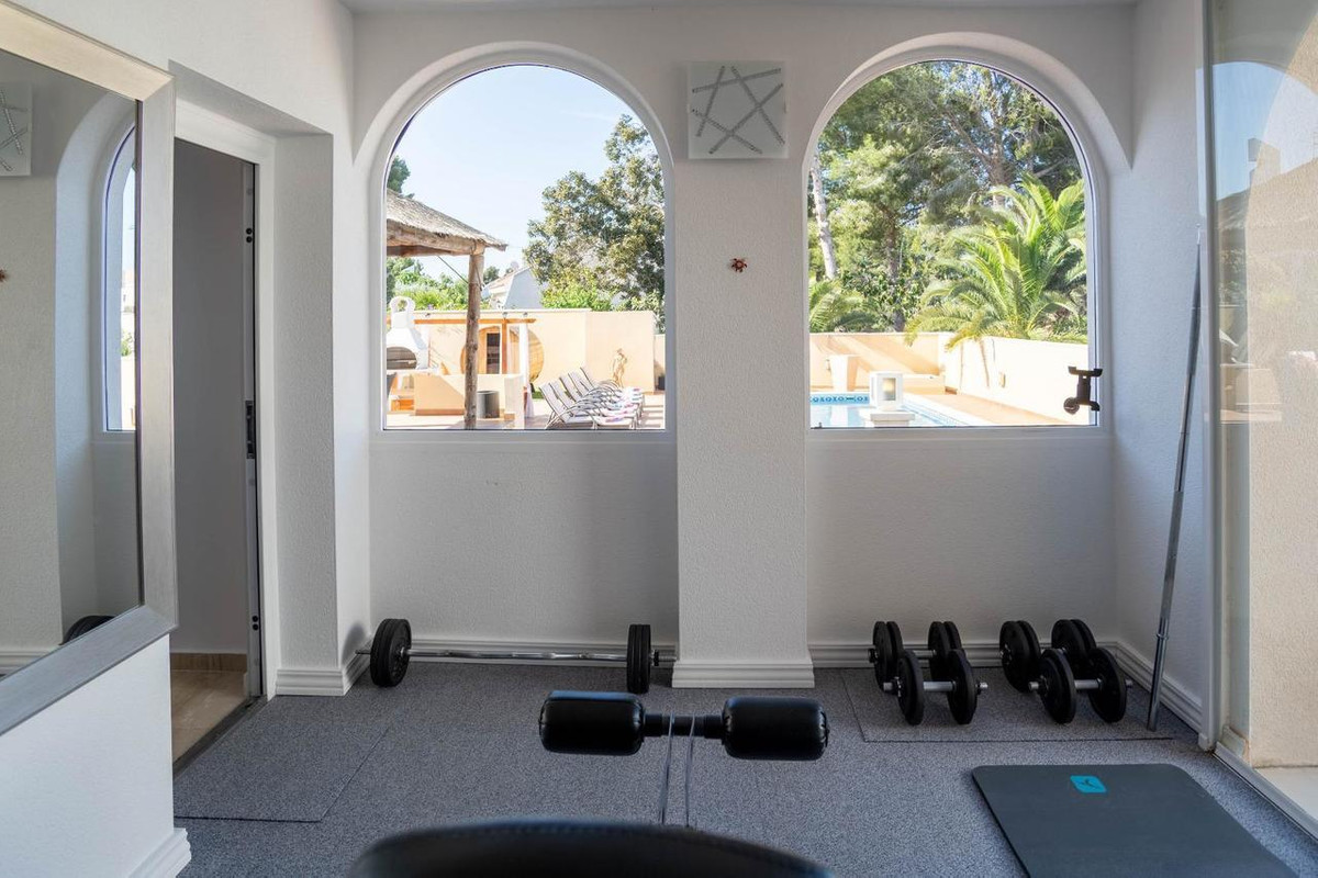 For sale - 4 Bedroom 3 Bathroom House - Detached Villa in San Miguel de Salinas - San Miguel de Salinas Centro  - Alicante