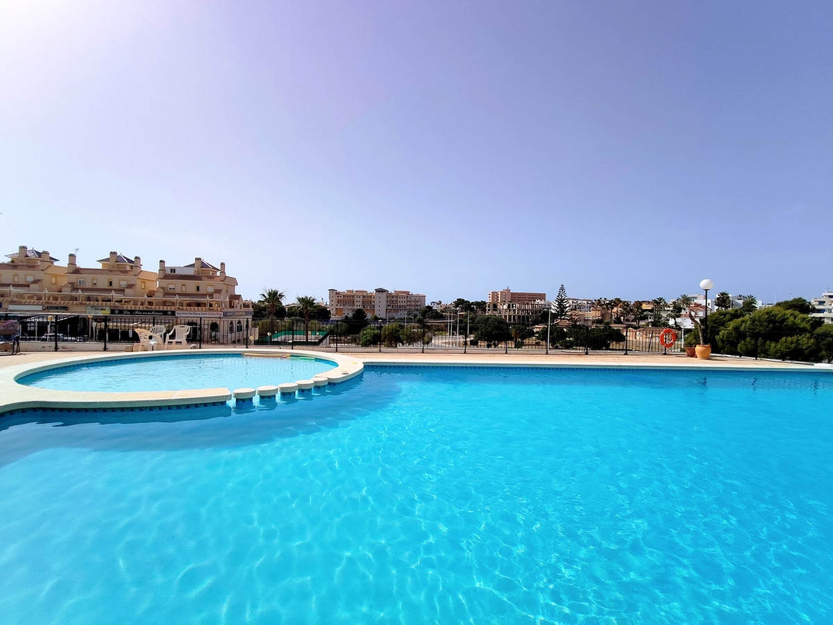 For sale - 2 Bedroom 1 Bathroom Apartment - Middle Floor Apartment in Orihuela - La Zenia  - Alicante