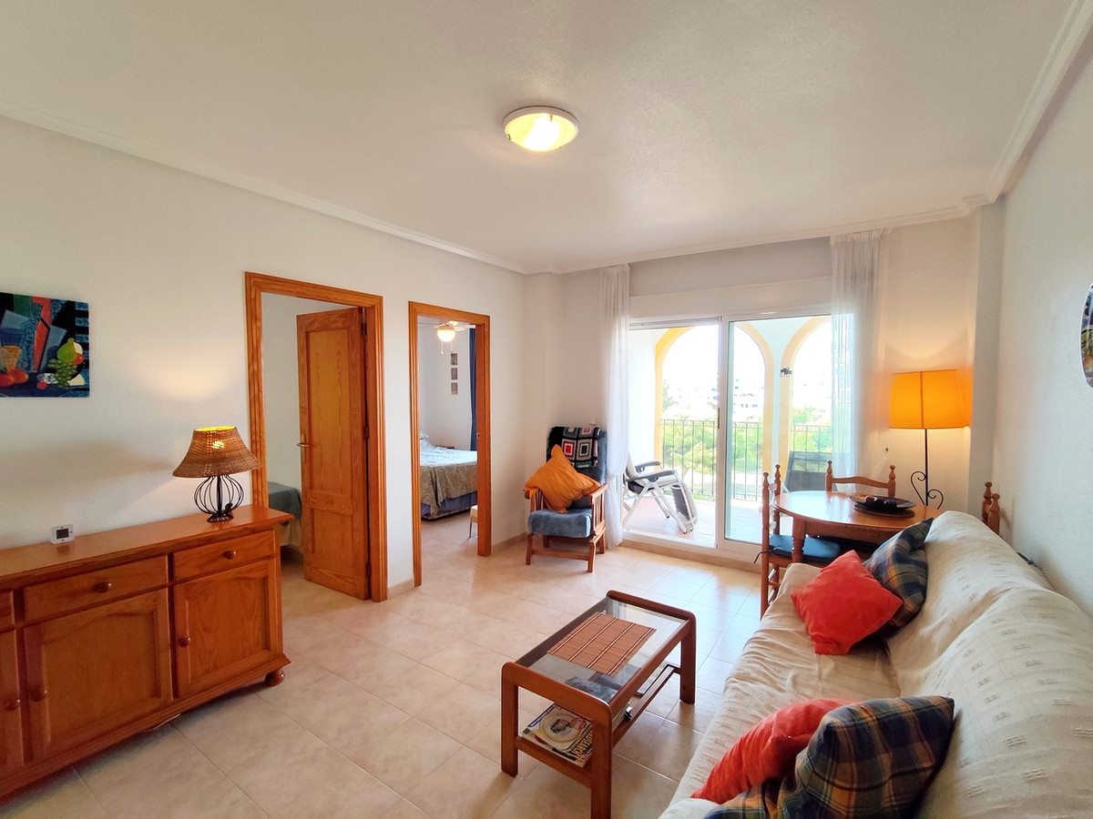 For sale - 2 Bedroom 1 Bathroom Apartment - Middle Floor Apartment in Orihuela - La Zenia  - Alicante