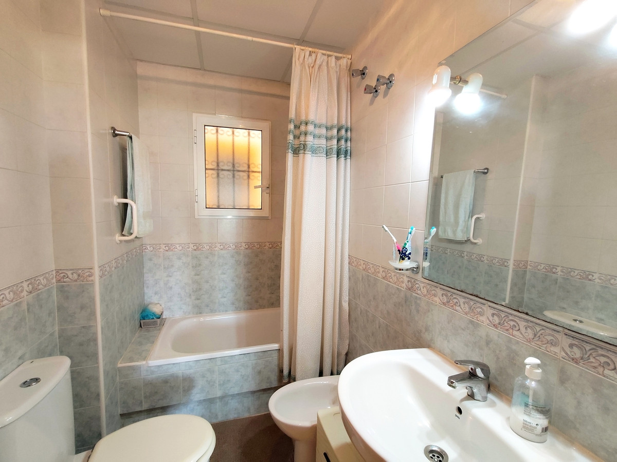 For sale - 2 Bedroom 1 Bathroom Apartment - Middle Floor Apartment in Orihuela - La Zenia  - Alicante