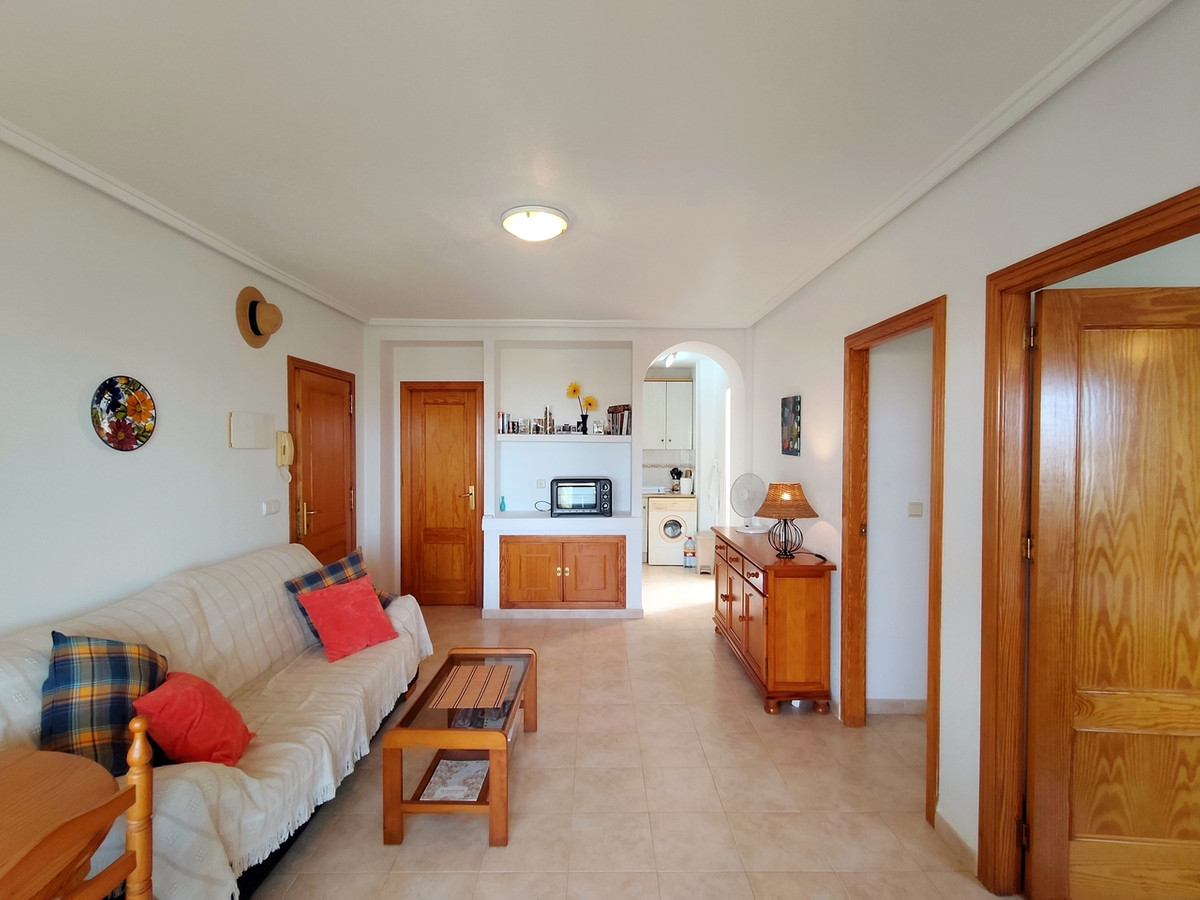 For sale - 2 Bedroom 1 Bathroom Apartment - Middle Floor Apartment in Orihuela - La Zenia  - Alicante