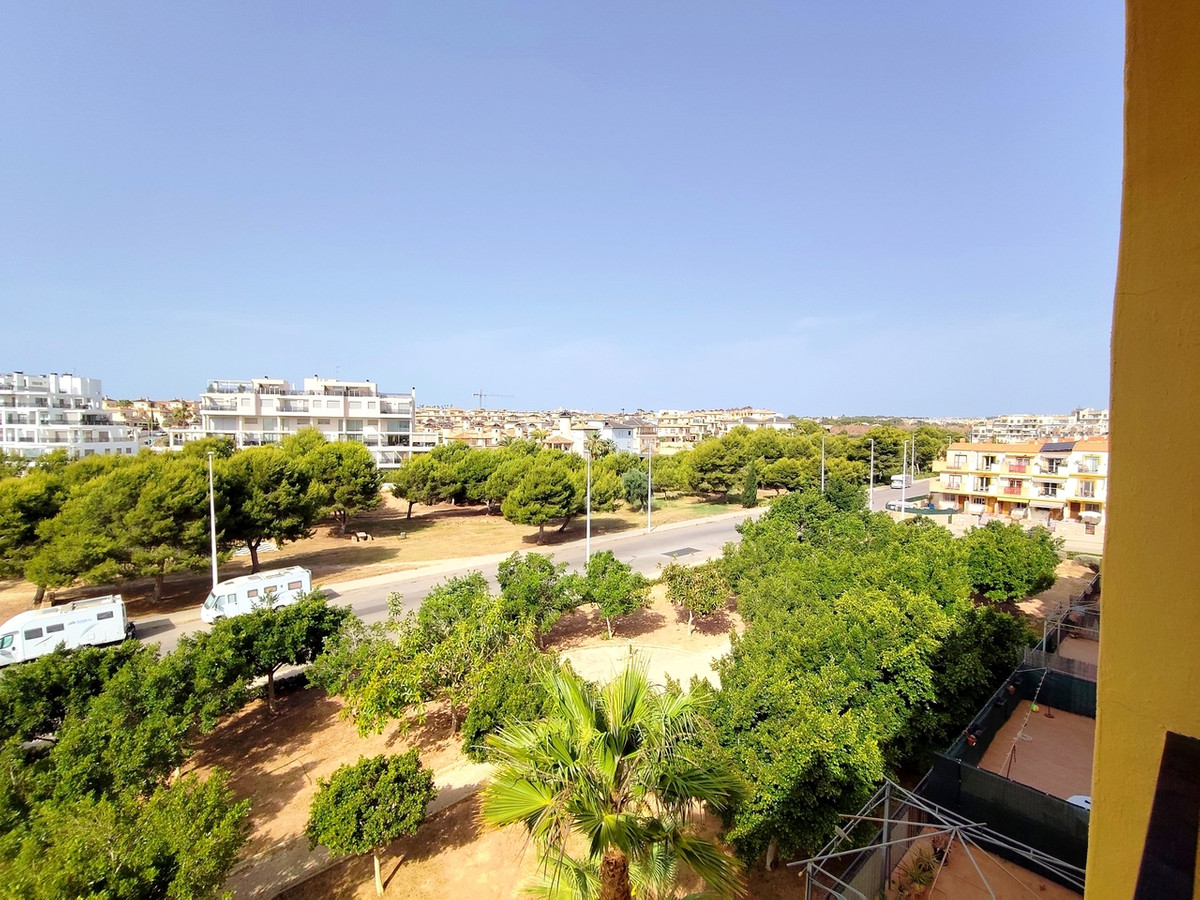 For sale - 2 Bedroom 1 Bathroom Apartment - Middle Floor Apartment in Orihuela - La Zenia  - Alicante