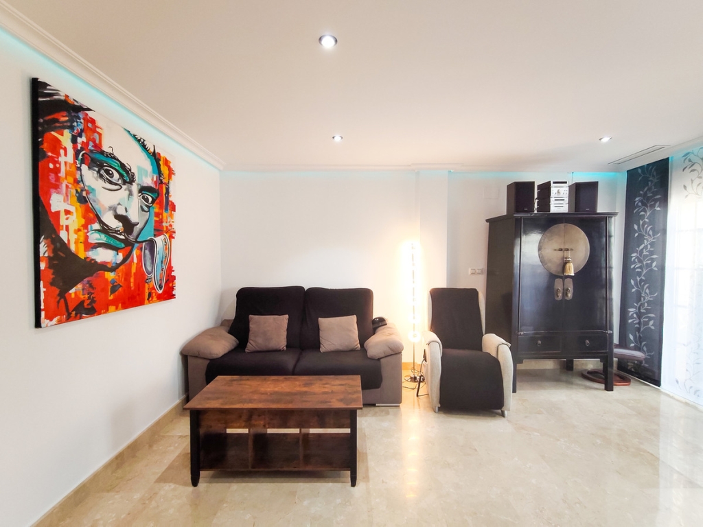 3 Bedroom 2 Bathroom Apartment - Middle Floor Apartment in Torrevieja