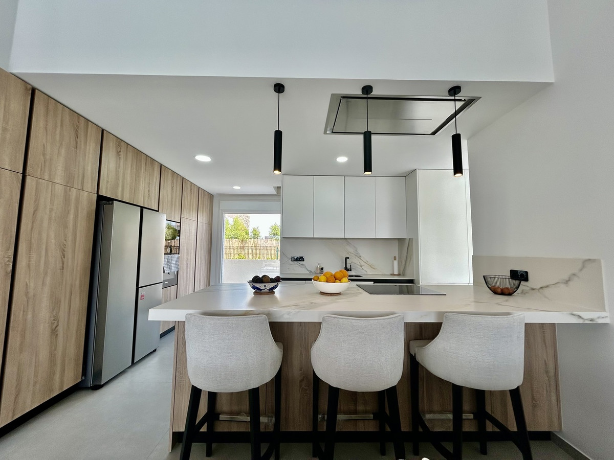 For sale - 4 Bedroom 2 Bathroom House - Detached Villa in Algorfa - La Finca Golf  - Alicante
