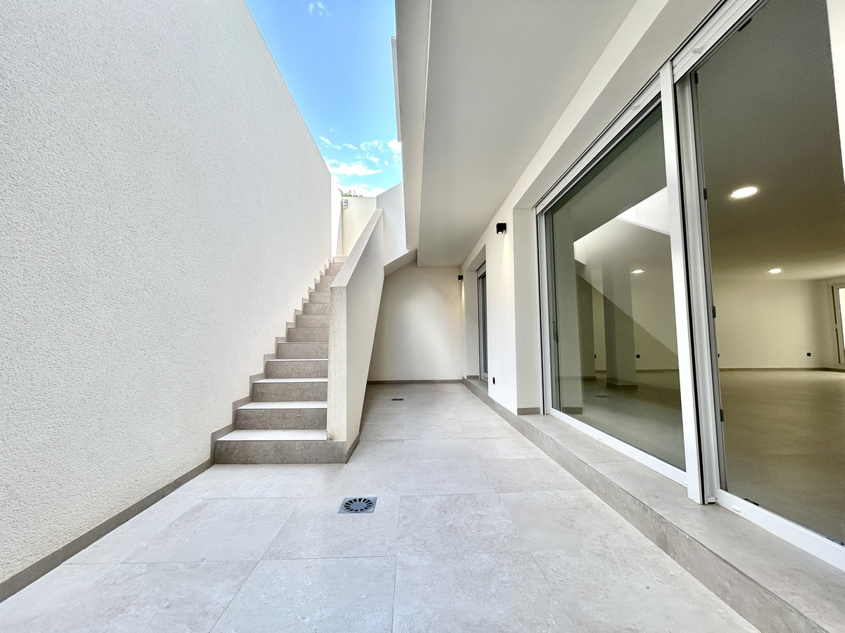 For sale - 4 Bedroom 2 Bathroom House - Detached Villa in Algorfa - La Finca Golf  - Alicante