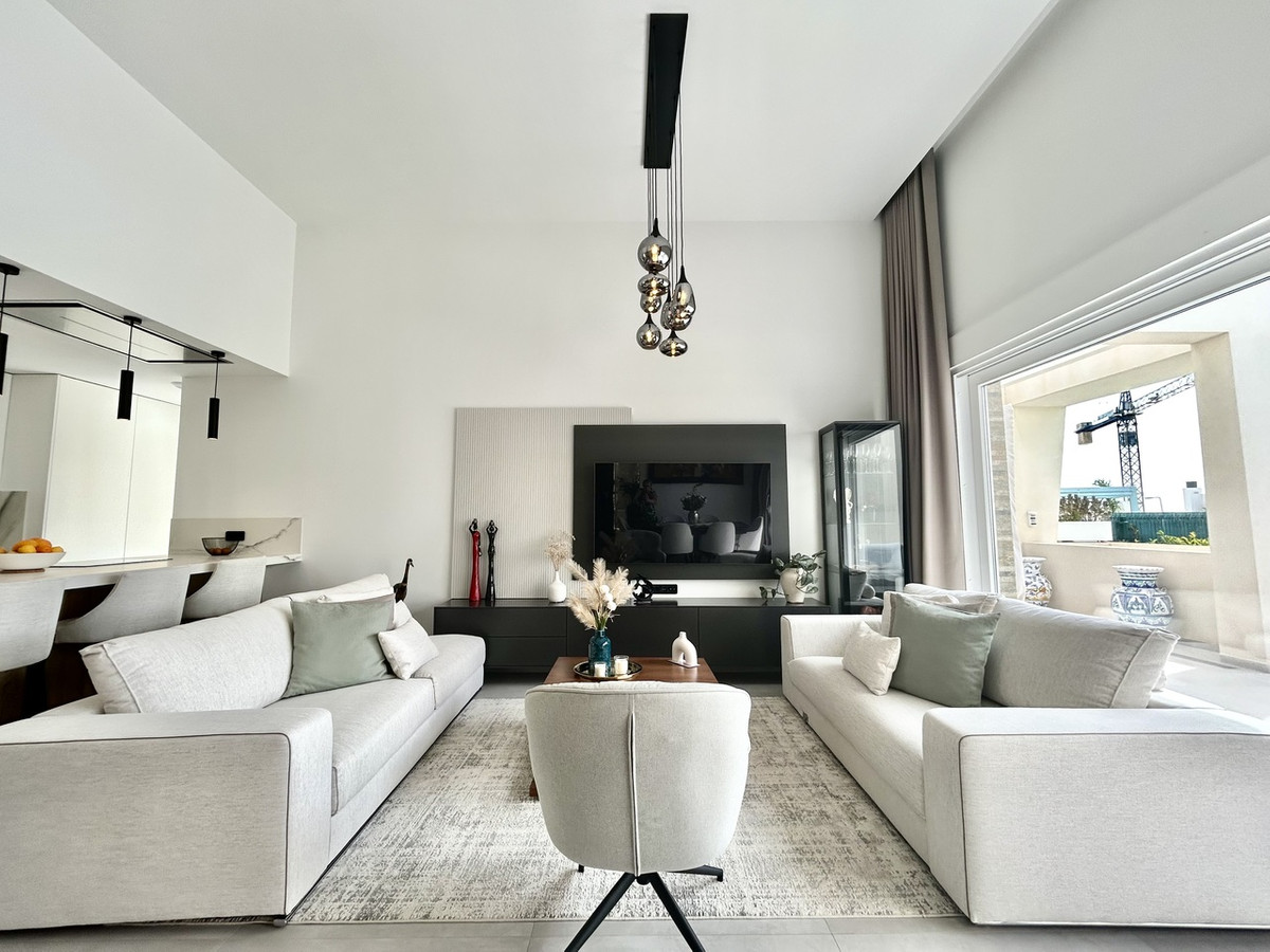 For sale - 4 Bedroom 2 Bathroom House - Detached Villa in Algorfa - La Finca Golf  - Alicante