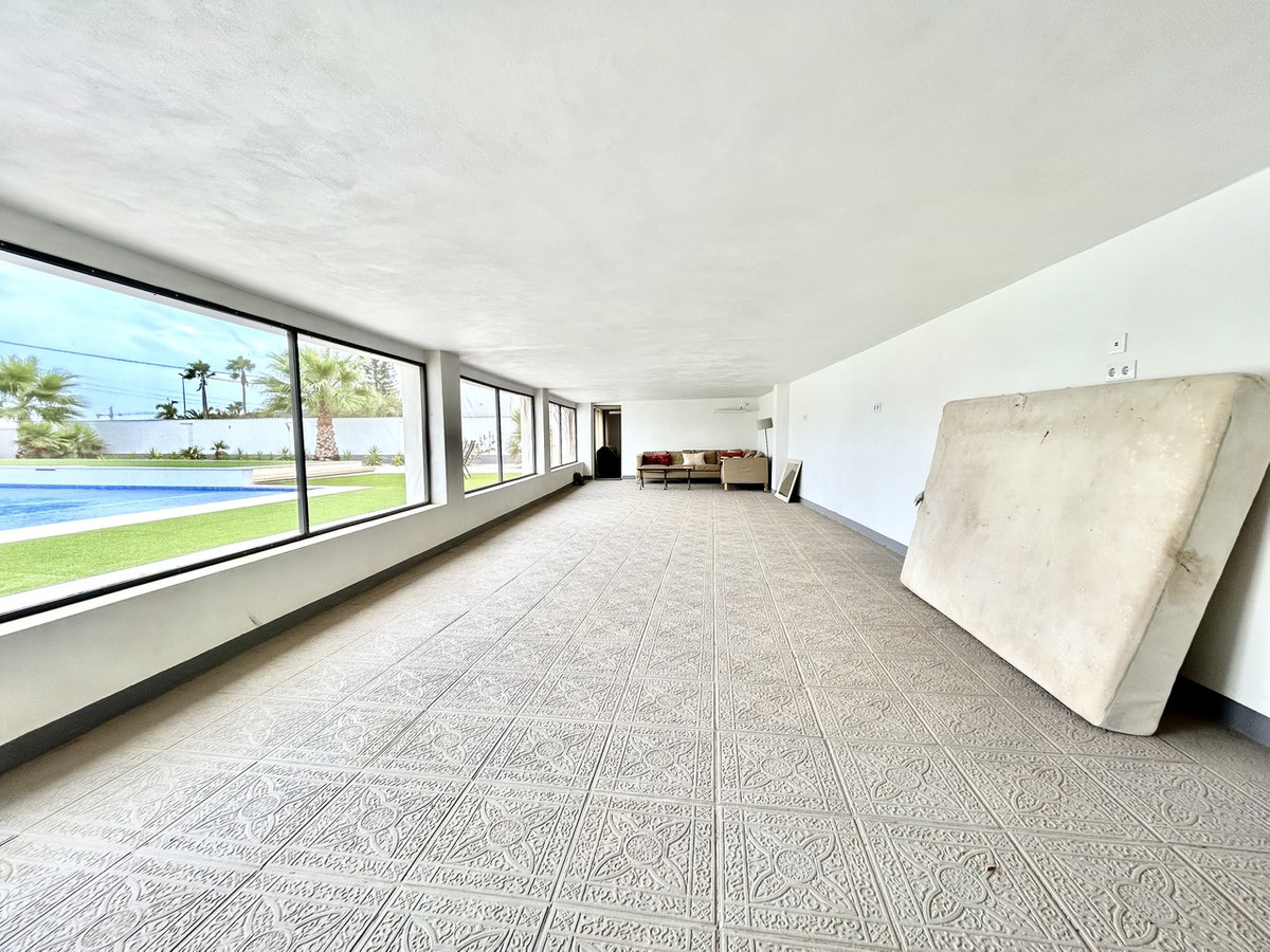 For sale - 8 Bedroom 4 Bathroom House - Detached Villa in Los Montesinos - Los Montesinos Centro  - Alicante
