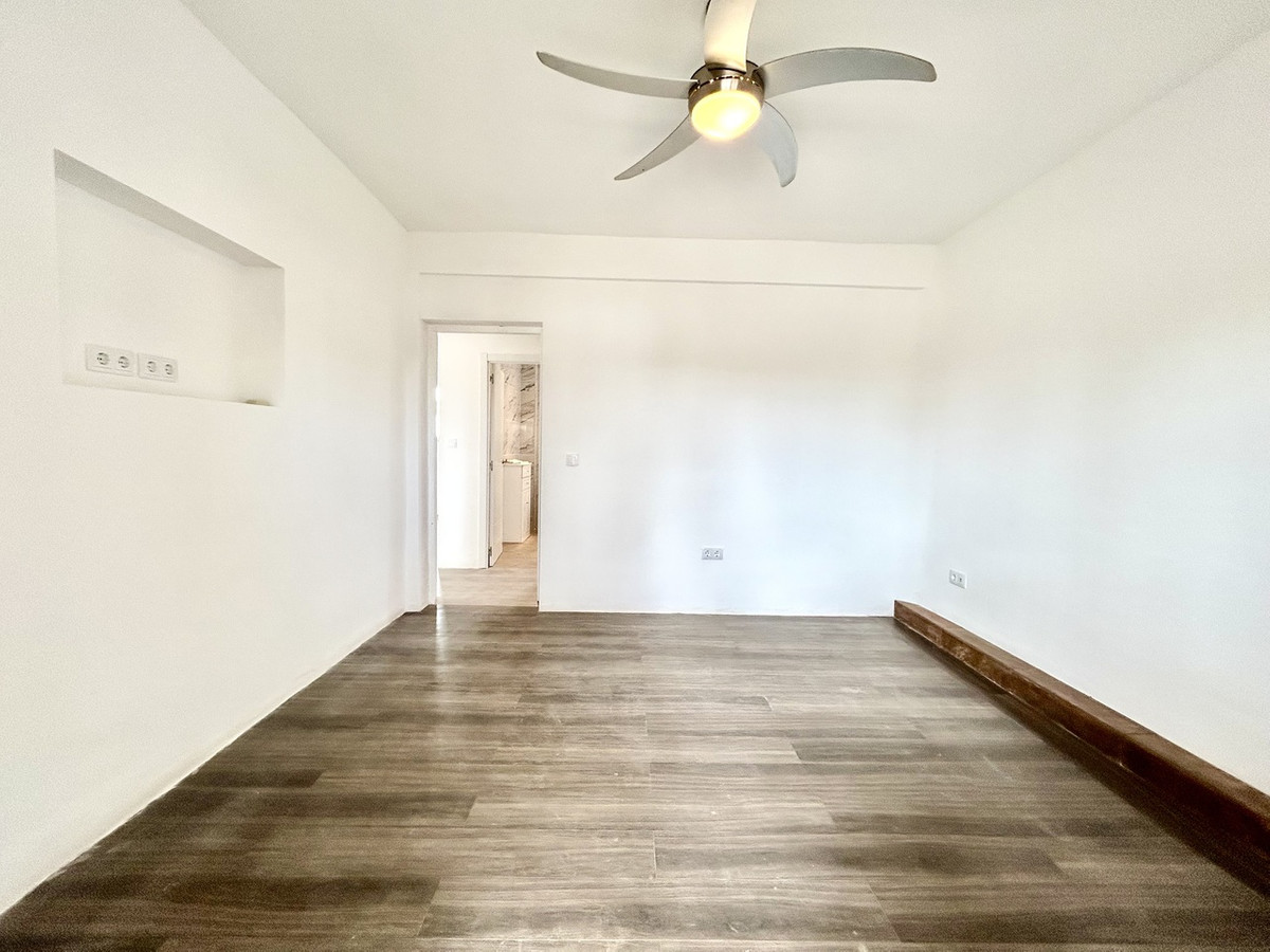 For sale - 8 Bedroom 4 Bathroom House - Detached Villa in Los Montesinos - Los Montesinos Centro  - Alicante