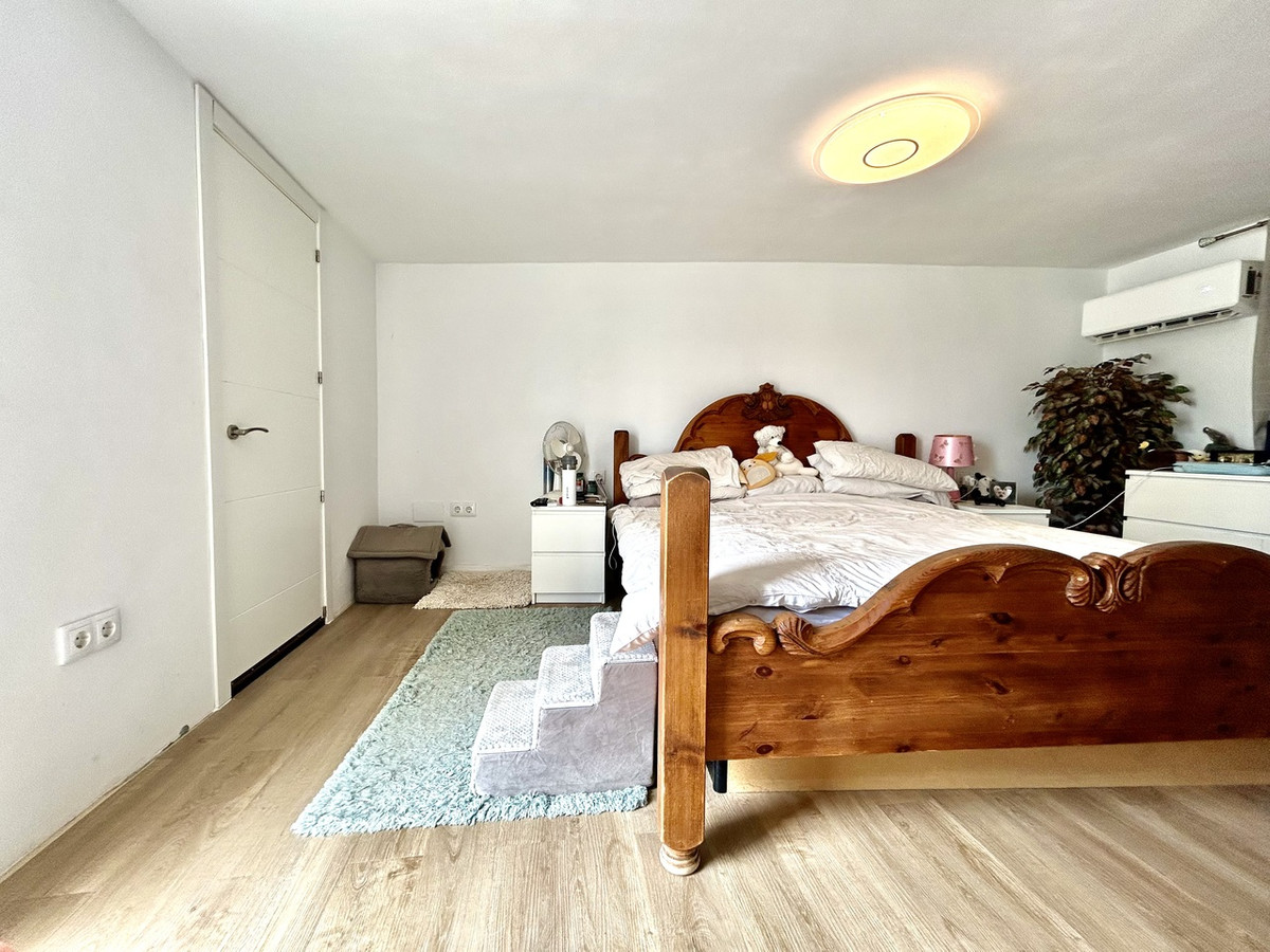 For sale - 8 Bedroom 4 Bathroom House - Detached Villa in Los Montesinos - Los Montesinos Centro  - Alicante