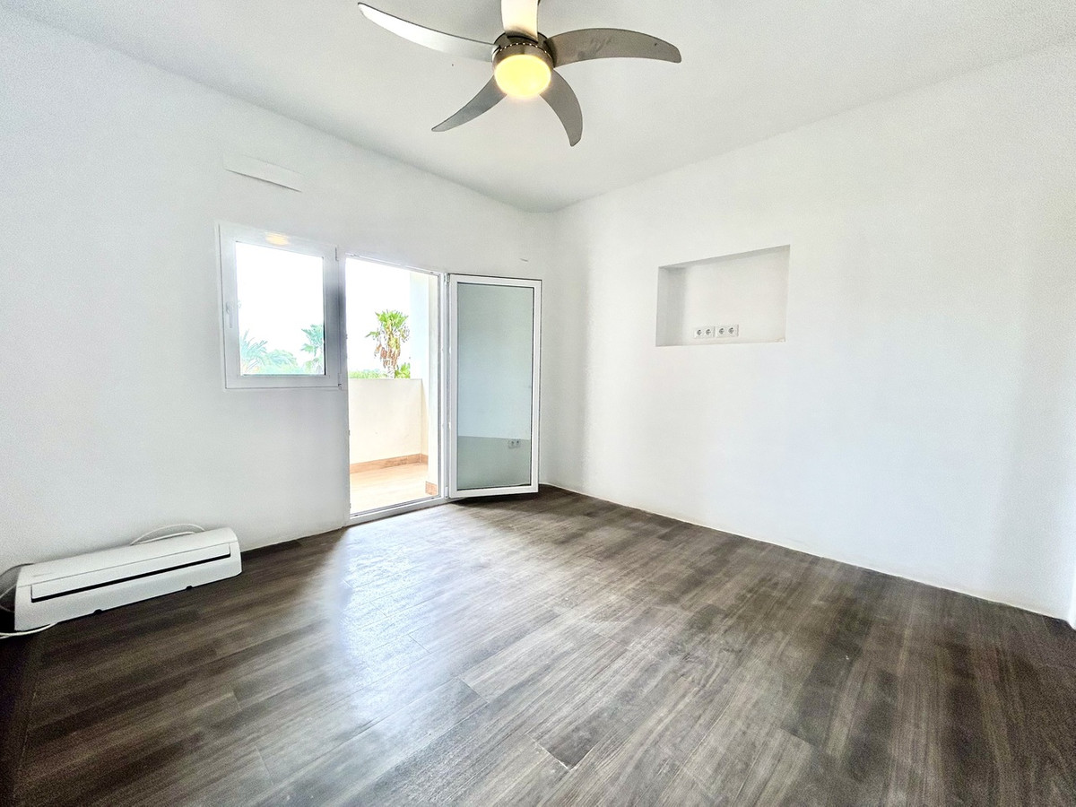 For sale - 8 Bedroom 4 Bathroom House - Detached Villa in Los Montesinos - Los Montesinos Centro  - Alicante