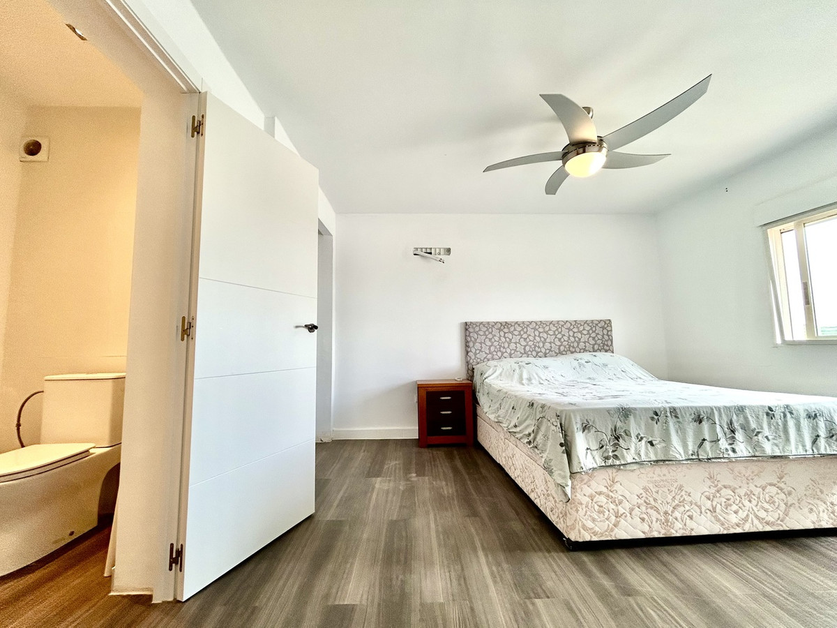For sale - 8 Bedroom 4 Bathroom House - Detached Villa in Los Montesinos - Los Montesinos Centro  - Alicante