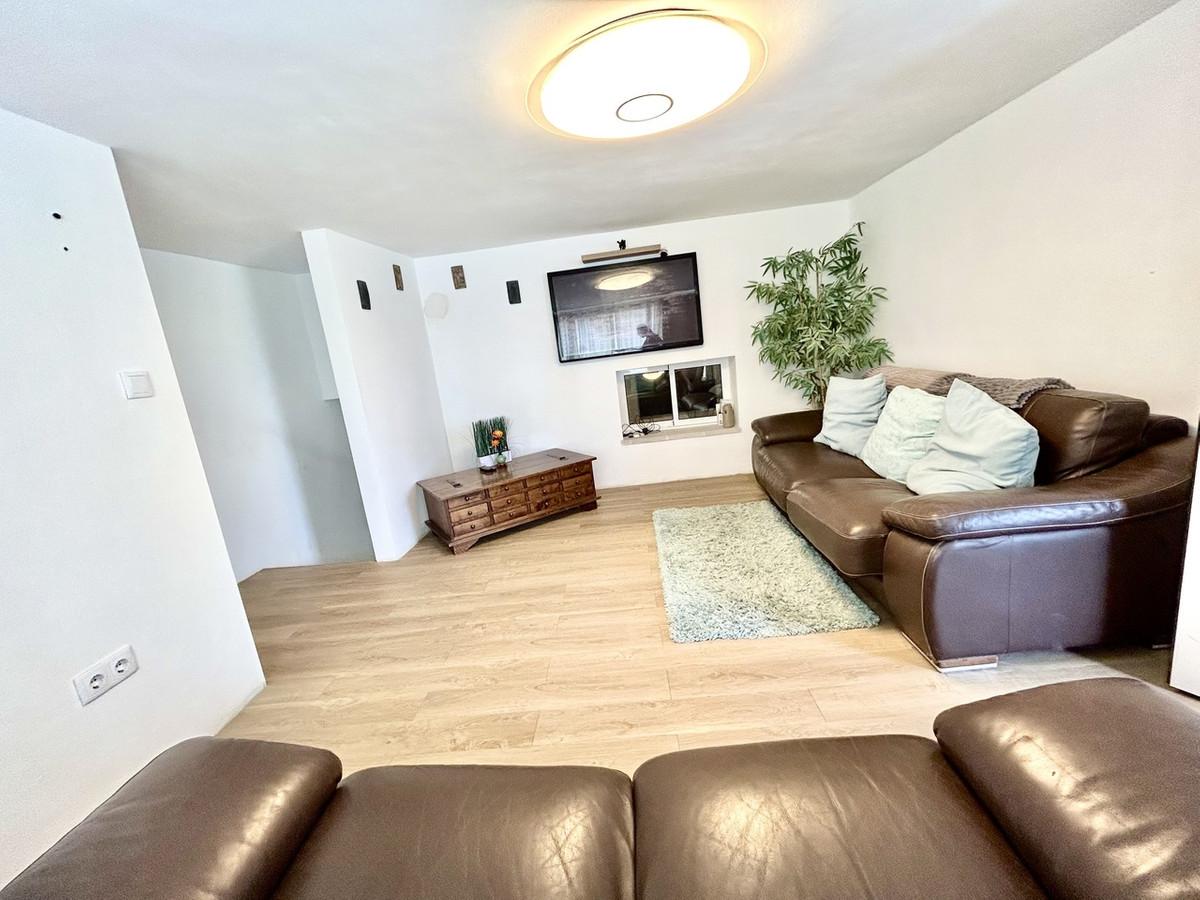For sale - 8 Bedroom 4 Bathroom House - Detached Villa in Los Montesinos - Los Montesinos Centro  - Alicante